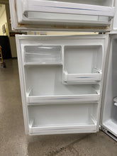 Load image into Gallery viewer, GE Refrigerator - 8452
