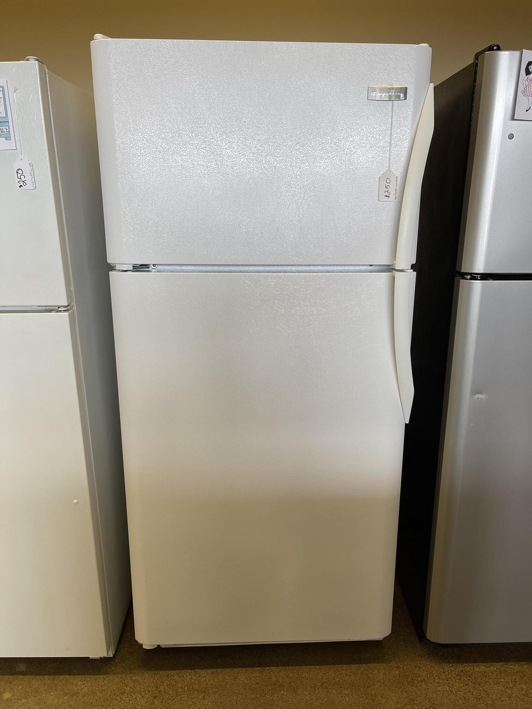 Frigidaire Refrigerator - 5749