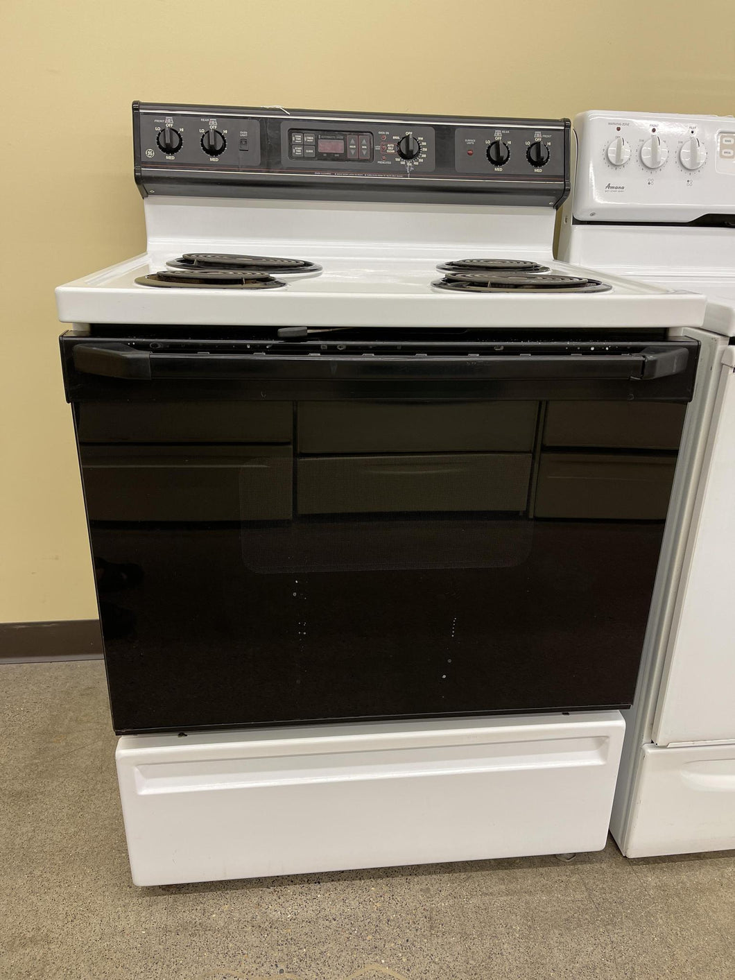 GE Electric Coil Stove - 6800