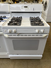 Load image into Gallery viewer, GE Gas Stove - 9069
