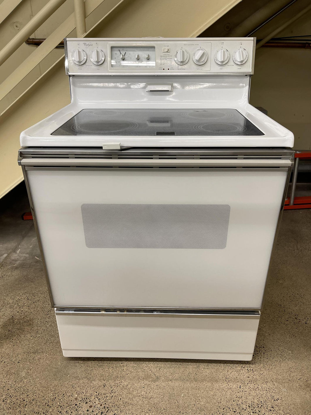 Whirlpool White Electric Stove - 4812