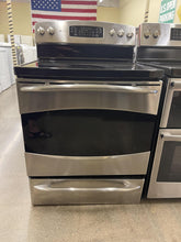 Load image into Gallery viewer, GE Stainless Electric Stove - 9928
