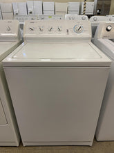 Load image into Gallery viewer, Kenmore Washer and Gas Dryer Set - 3773 - 9196
