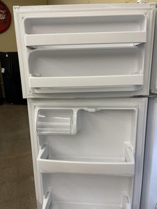 GE White Refrigerator - 7721