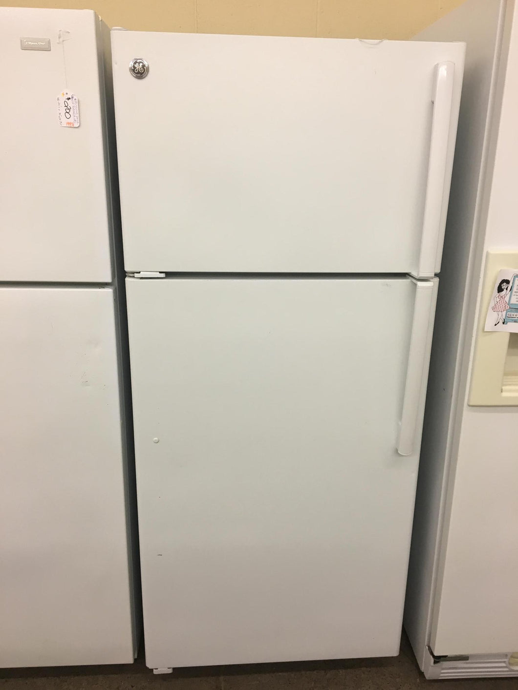 GE White Refrigerator - 0661