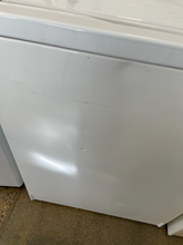 Load image into Gallery viewer, Whirlpool Washer - 3625
