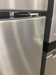 Whirlpool Stainless Refrigerator - 7495