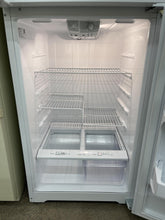 Load image into Gallery viewer, GE Refrigerator - 8657
