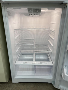 GE Refrigerator - 8657