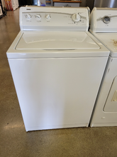 Load image into Gallery viewer, Kenmore Washer and Gas Dryer - 1657-1400
