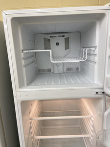 GE Refrigerator - 2401