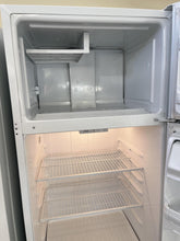 Load image into Gallery viewer, HotPoint Refrigerator - 7015
