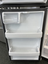 Load image into Gallery viewer, GE Stainless Refrigerator - 3652

