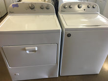 Load image into Gallery viewer, Whirlpool Washer and Gas Dryer - 0477 - 3588

