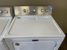 Load image into Gallery viewer, Maytag Washer and Gas Dryer Set - 5509 - 4073

