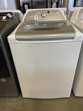 Load image into Gallery viewer, Whirlpool Cabrio Washer and Gas Dryer Set - 7937 - 2569
