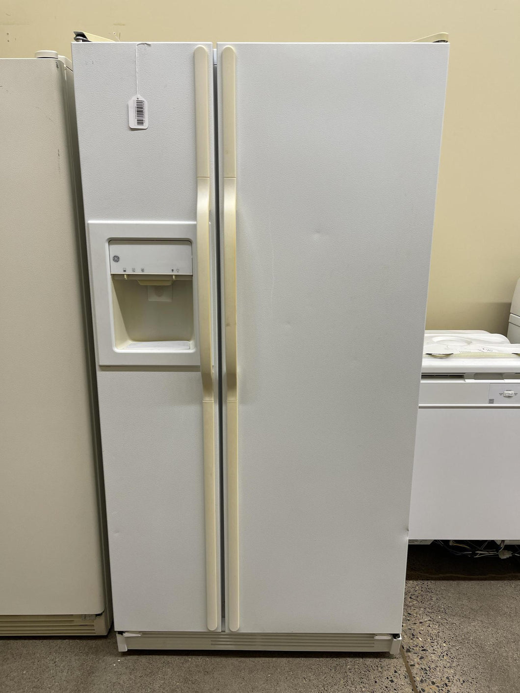 GE Side by Side Refrigerator - 3512