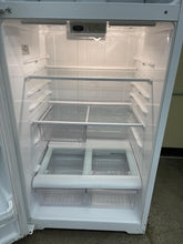 Load image into Gallery viewer, Hotpoint Refrigerator - 0709
