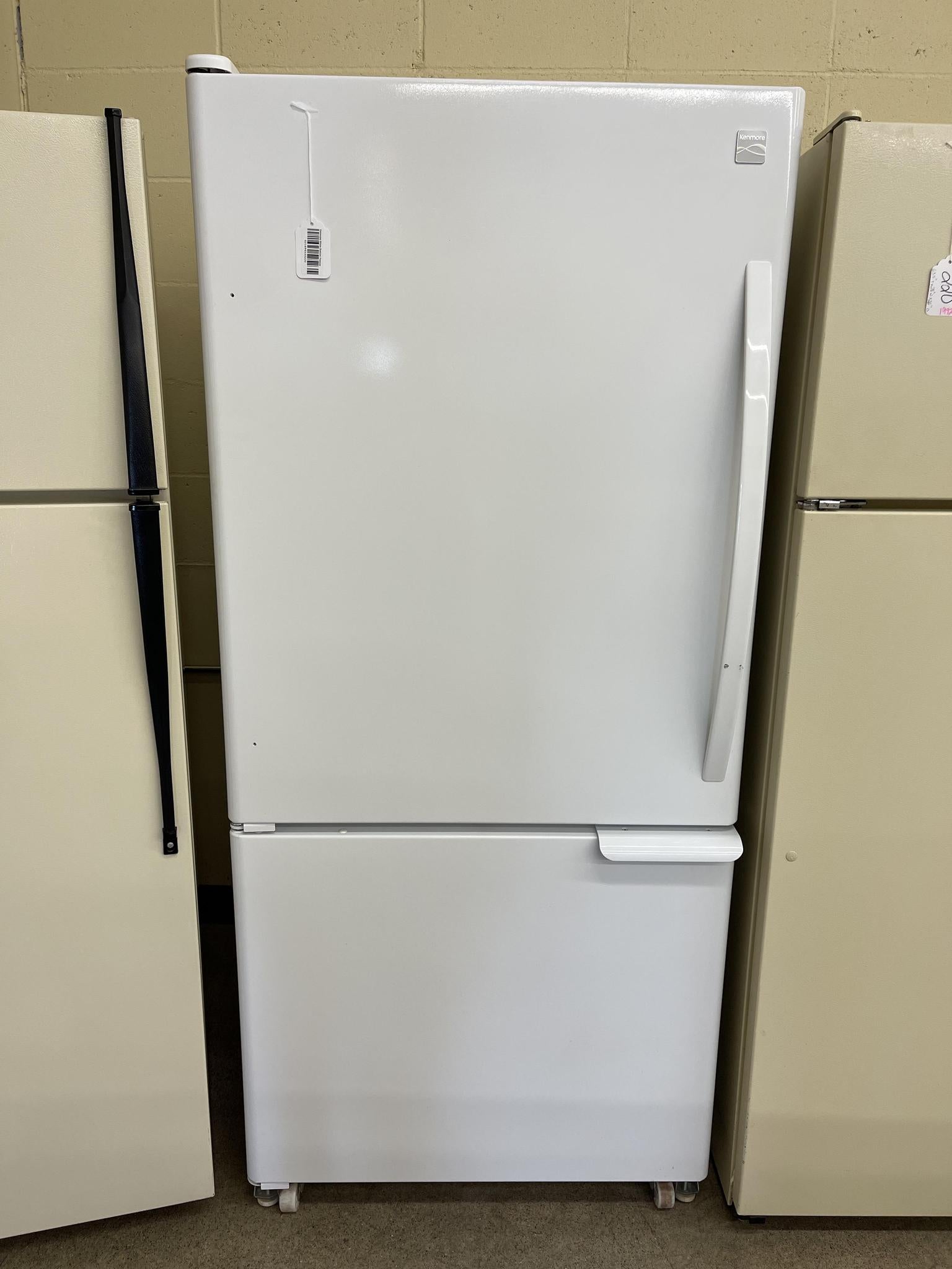 Kenmore White Bottom Freezer Refrigerator - 5235 – Shorties Appliances And  More, LLC