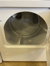 Load image into Gallery viewer, Amana Washer and Gas Dryer Set - 2937 - 3015
