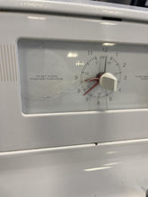 Load image into Gallery viewer, Whirlpool Gas Stove - 7875
