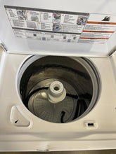 Load image into Gallery viewer, Whirlpool Washer and Gas Dryer Set - 9204 - 0792
