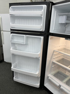 GE Refrigerator - 3966