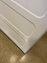 Load image into Gallery viewer, Hotpoint Washer and Electric Dryer Set - 2766 - 2736
