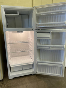 HotPoint Refrigerator - 0922