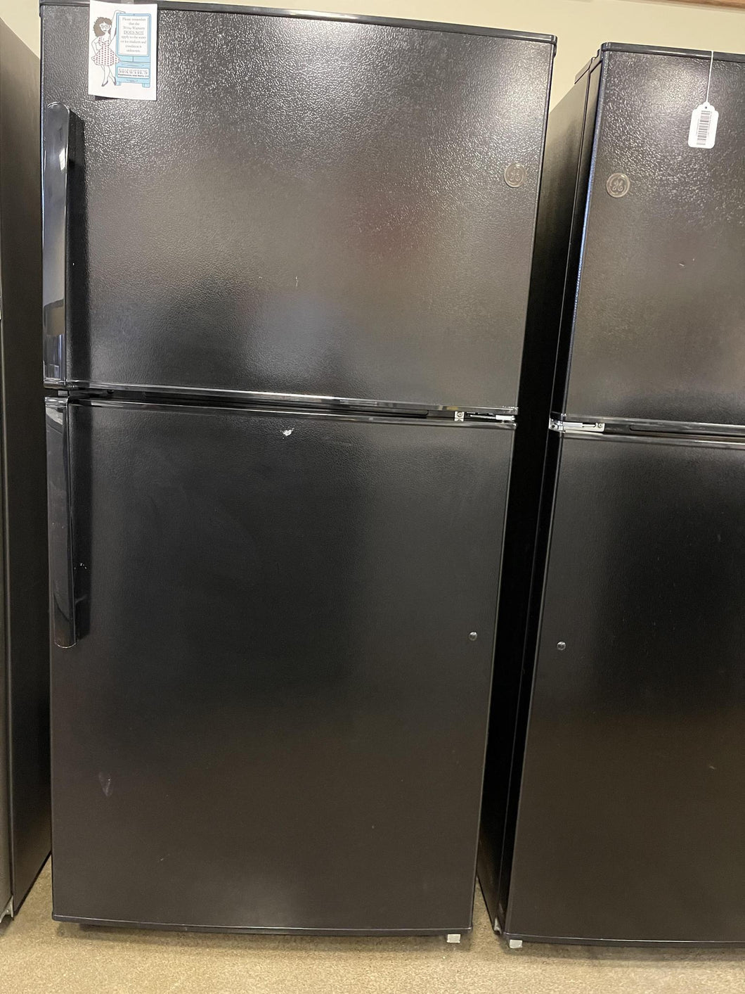 GE Black Refrigerator - 3329
