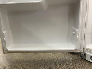 Frigidaire Refrigerator - 6140