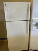 Load image into Gallery viewer, GE Refrigerator - 1228
