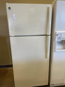 GE Refrigerator - 1228
