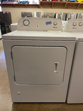 Load image into Gallery viewer, Amana Washer and Gas Dryer Set - 3767 - 2573

