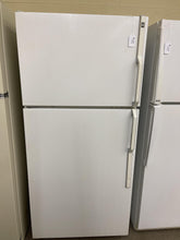 Load image into Gallery viewer, GE Refrigerator - 3132
