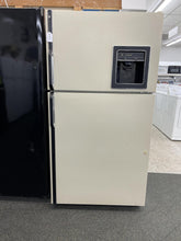 Load image into Gallery viewer, GE Refrigerator - 6494
