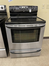 Load image into Gallery viewer, Kenmore Electric Stove - 3944
