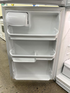 Frigidaire Refrigerator - 6140