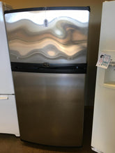 Load image into Gallery viewer, Whirlpool Refrigerator - 4053
