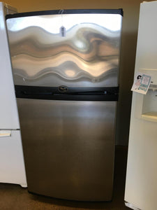 Whirlpool Refrigerator - 4053