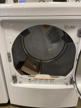 Load image into Gallery viewer, LG Washer and Gas Dryer Set - 5965 - 5586
