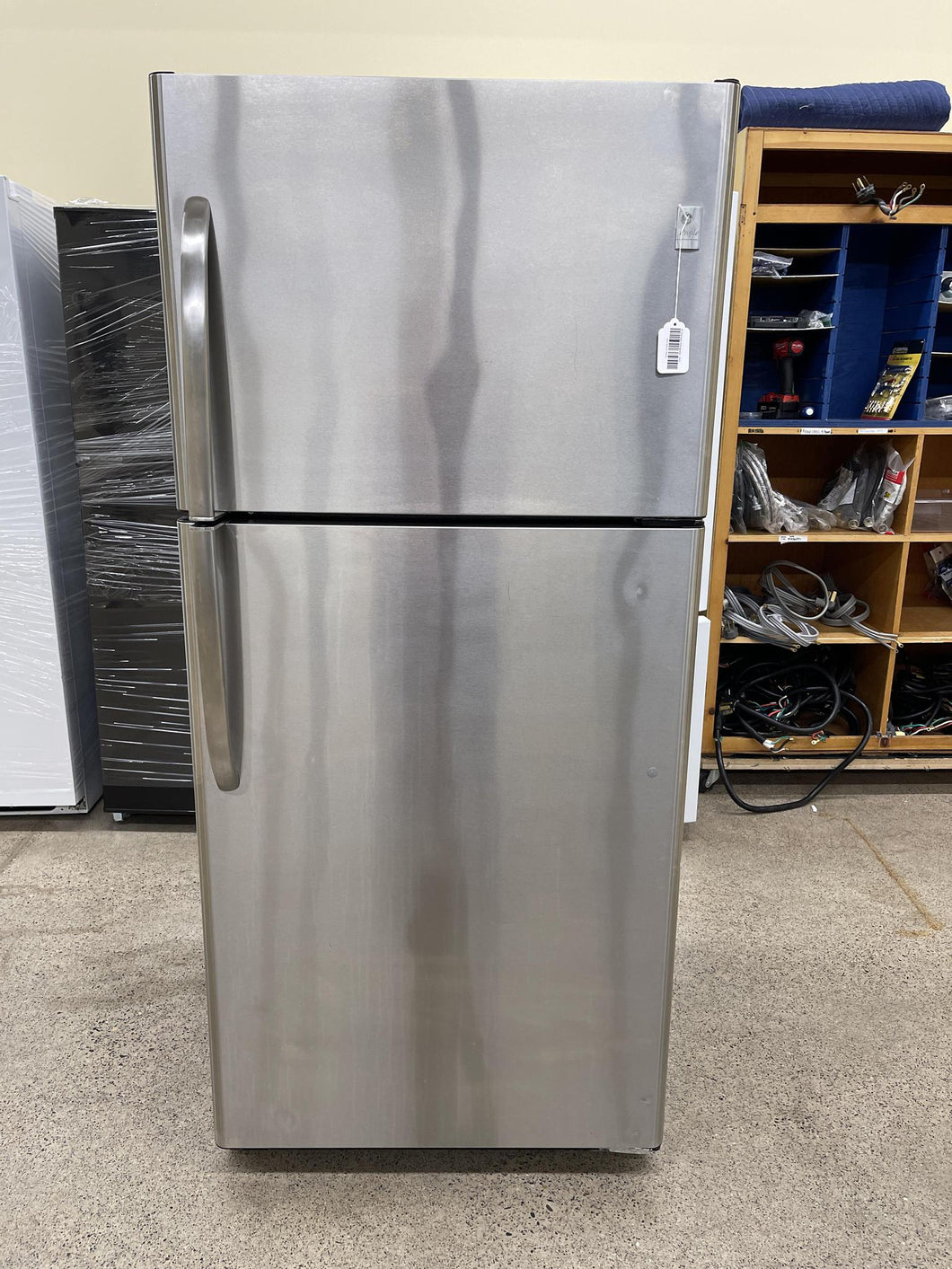 GE Stainless Refrigerator - 9541