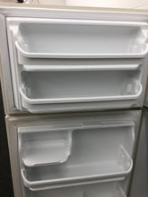 Load image into Gallery viewer, Kenmore Refrigerator - 1609
