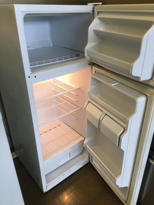 Roper Refrigerator - 6147