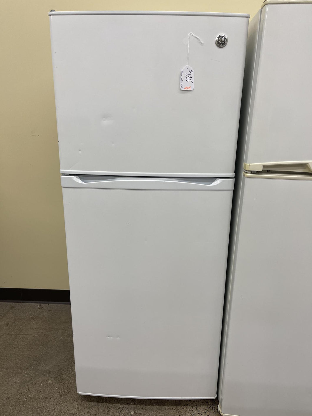 GE Refrigerator - 7921