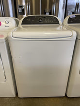 Load image into Gallery viewer, Whirlpool Cabrio Washer and Gas Dryer Set - 9992 - 2976
