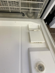 Whirlpool Dishwasher - 8952