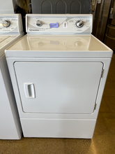 Load image into Gallery viewer, Speed Queen Washer and Gas Dryer Set - 1915 - 1916
